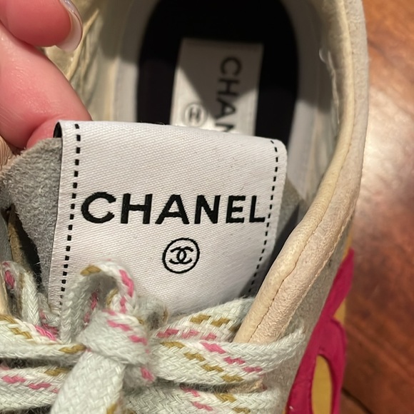 Authentic vintage Chanel sneakers - Picture 3 of 4